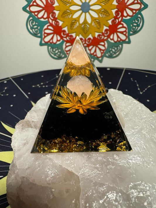 Pyramid - Black Obsidian / Rose Quartz